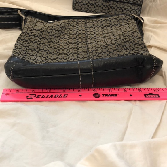 Authentic Signature black Coach satchel and wallet - Picture 4 of 12